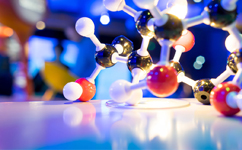 李克強(qiáng)：通過(guò)發(fā)展“互聯(lián)網(wǎng)+醫(yī)療”、醫(yī)聯(lián)體等 將優(yōu)質(zhì)醫(yī)療資源下沉